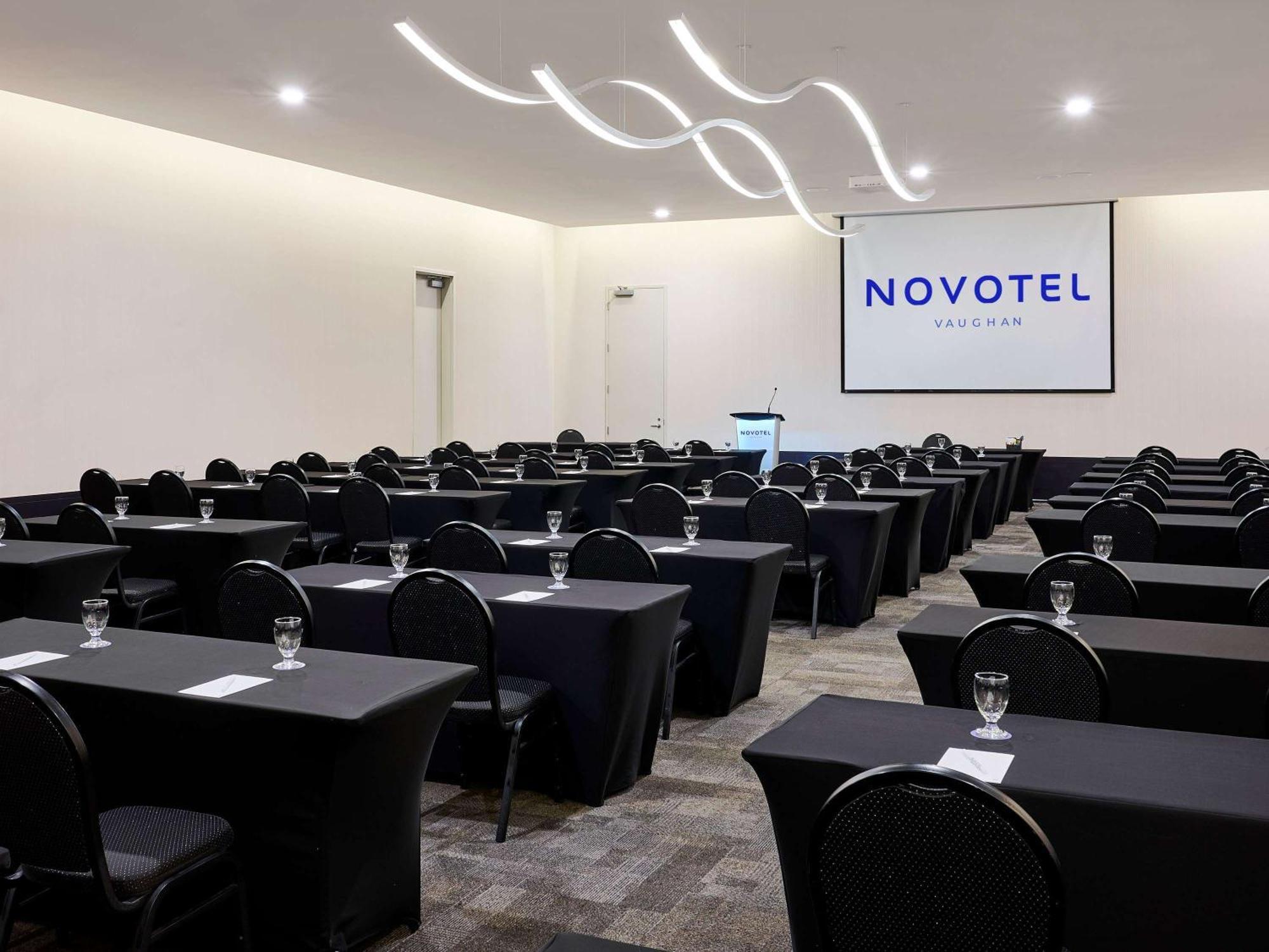 Novotel Toronto Vaughan Centre Exteriör bild